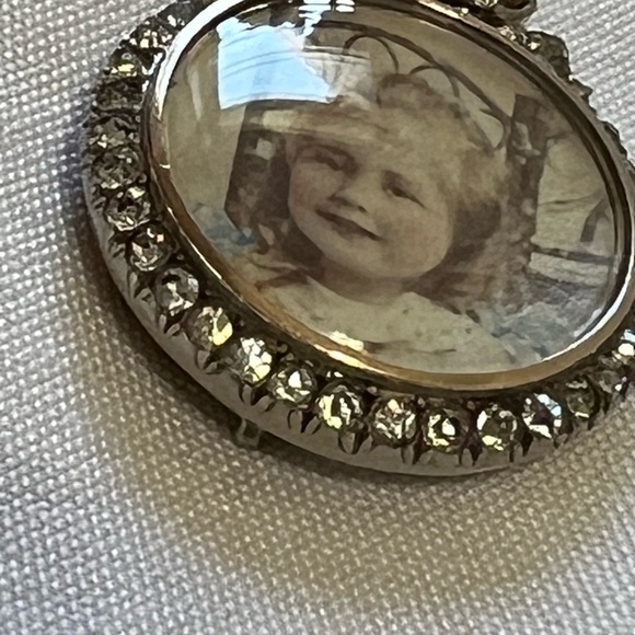 Antique Edwardian 900 Silver Double Side Portrait Locket Pendant - Picture 15 of 16